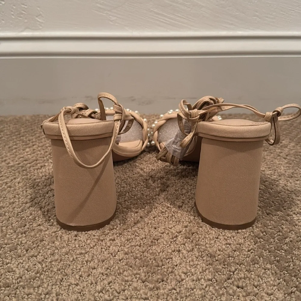 NIB‎ Coutgo Womens Pearl Strappy Braided Lace Up Heeled Sandals - Size: 9.5